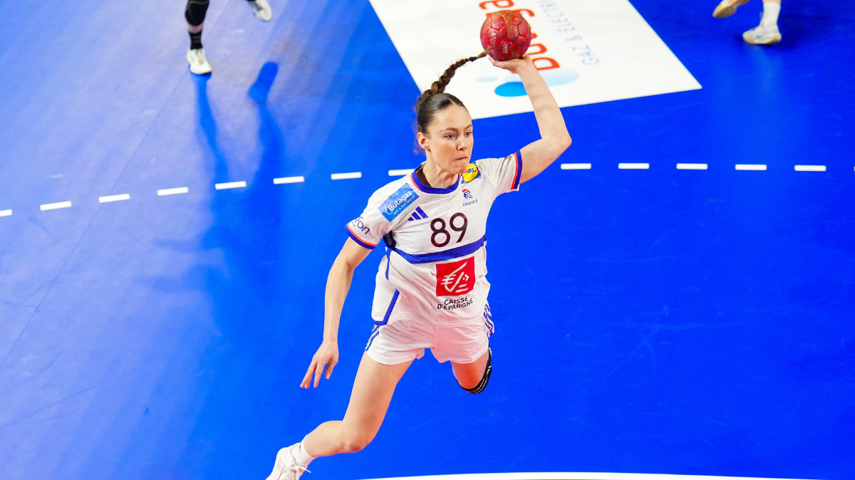 Déjà qualifiées pour l’Euro de handball, des Bleues remaniées s’amusent au Kosovo