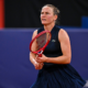 Fiona Ferro domine Polina Kudermetova et remporte le tournoi WTA 125 d'Oeiras