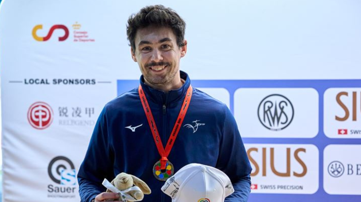 Lucas Kryzs accroche de l'argent en carabine à 50m 3 positions à la Coupe du monde de Grenade