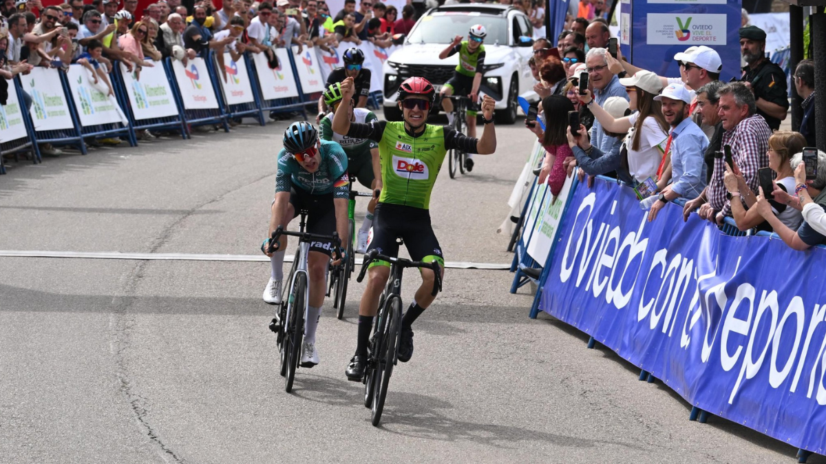 Première victoire professionnelle de Gabriel Layrac sur la 1ère étape du Tour des Asturies