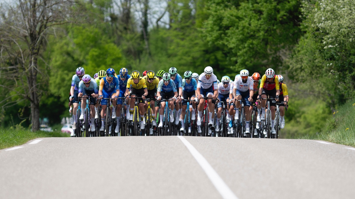 Tour du Jura 2026 découvrez le parcours détaillé et le profil avec un final redoutable au Mont Poupet