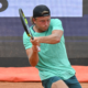 Alexandre Müller, blessé, abandonne contre Stefanos Tsitsipas à Roland-Garros