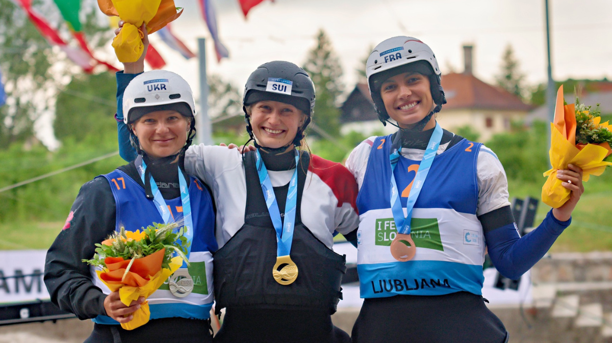 Angèle Hug et Joris Hello sur le podium en Coupe du monde de kayak cross à Tacen