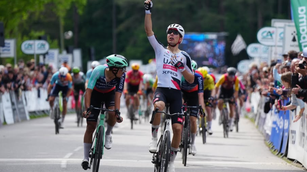Benoît Cosnefroy dompte encore la Côte de Cadoudal et gagne pour la quatrième fois le Grand Prix du Morbihan !