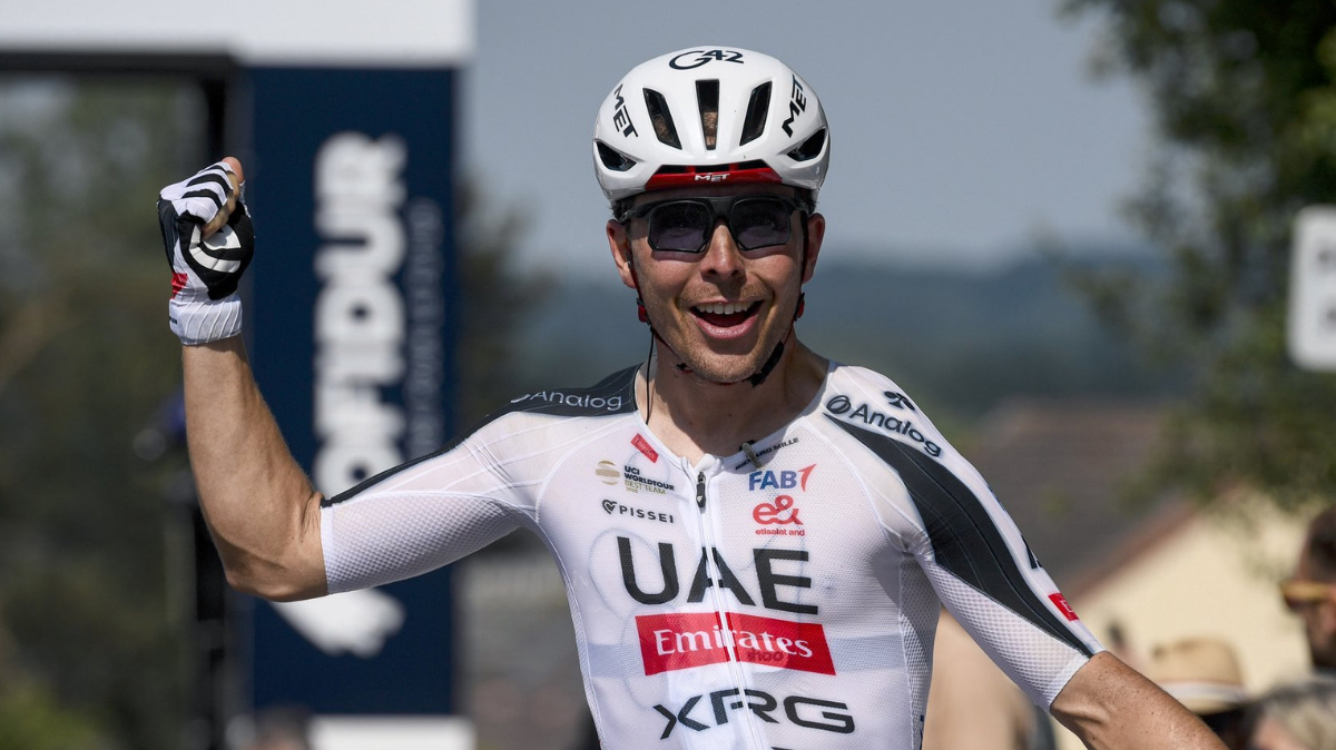 Benoît Cosnefroy s'impose au sprint sur la 2e étape des Boucles de la Mayenne 2026