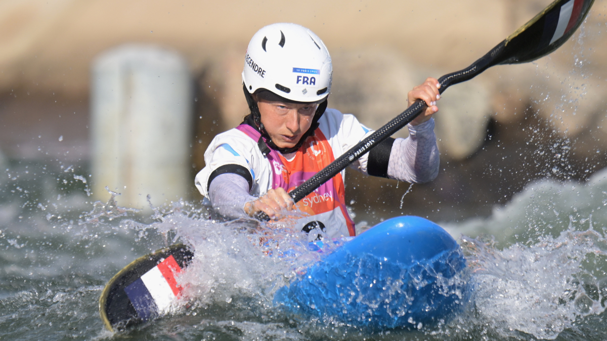 Camille Prigent remporte à Tacen la première épreuve de kayak cross individuel en Coupe du monde cette saison