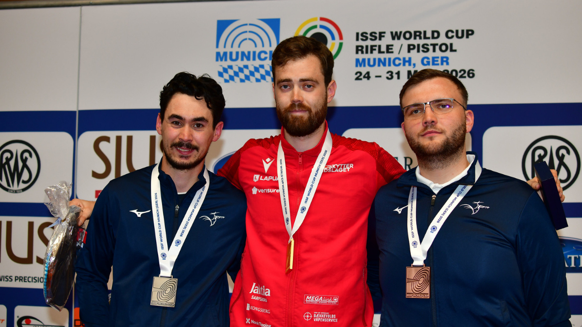 Clément Bessaguet, Lucas Kryzs et Dimitri Dutendas sur le podium en Coupe du monde de tir à Munich