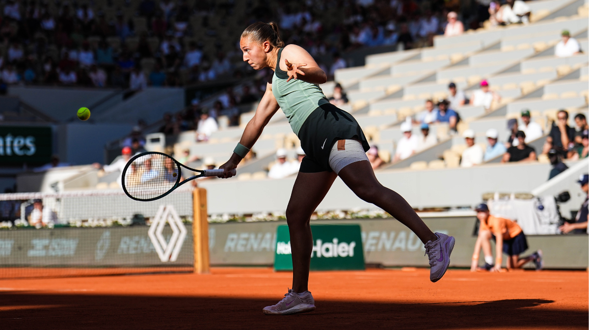 Diane Parry renverse Anhelina Kalinina et rejoint le 2ème tour de Roland-Garros
