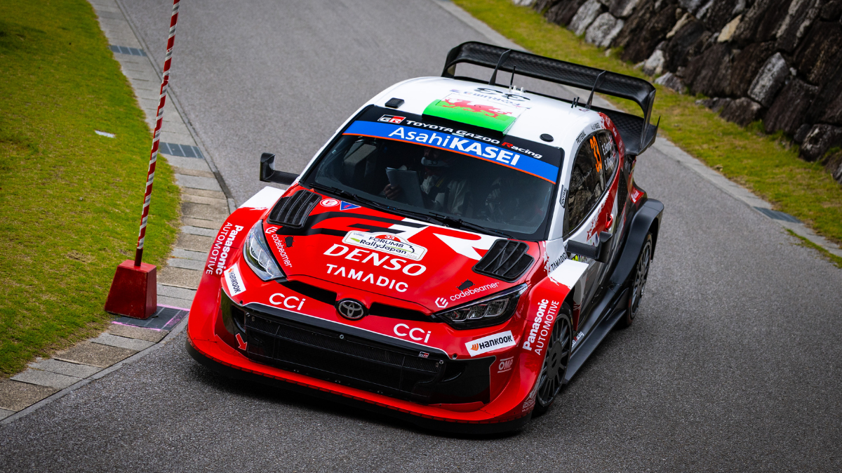 Elfyn Evans en tête du Rallye WRC du Japon, Oliver Solberg et Sébastien Ogier en embuscade