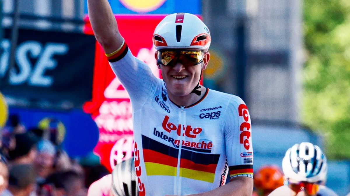 Georg Zimmermann lève les bras à domicile sur Eschborn-Francfort après un final animé