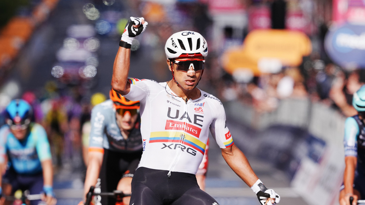 Jhonatan Narváez redonne le sourire à UAE Team Emirates - XRG en raflant la quatrième étape du Tour d'Italie !