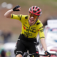 Jonas Vingegaard s'impose en patron en haut du Blockhaus, Afonso Eulálio garde le maillot rose