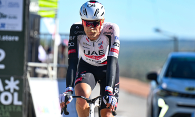 BOUCLES DE LA MAYENNE - Julius Johansen (UAE Team Emirates XRG) remporte le prologue et domine tous les autres spécialistes.