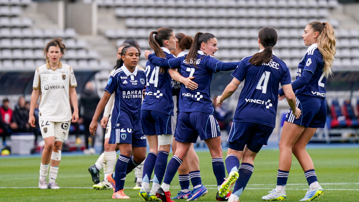 Le Paris FC toujours dauphin de Lyon, Lens et Saint-Etienne relégués les tops et flops de la 22ème journée d’Arkema Première Ligue