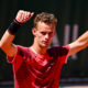 Malgré une frayeur, Luca Van Assche assure sa qualification au 2ème tour de Roland-Garros