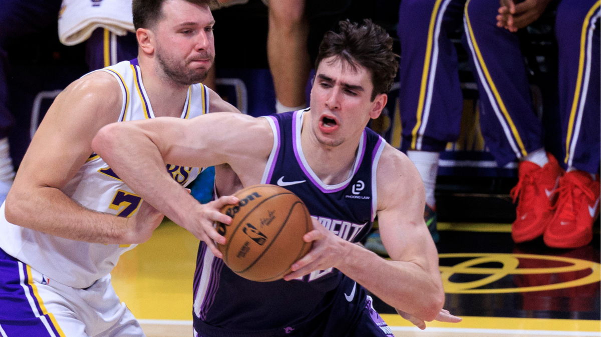 Maxime Raynaud nommé dans la deuxième All-Rookie Team de NBA