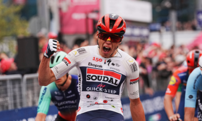 Paul Magnier remporte une première étape du Tour d'Italie au final chaotique et se pare de rose !