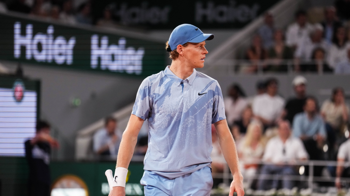 Proche d’une victoire aisée, Jannik Sinner se blesse et s’incline au deuxième tour à Roland-Garros !
