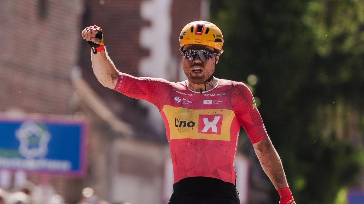 Rasmus Tiller remporte une 3e étape folle sur les pavés aux 4 Jours de Dunkerque