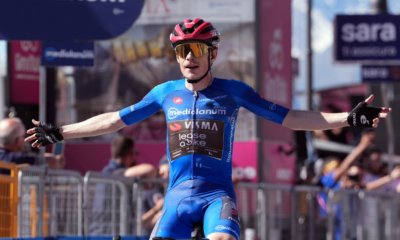 Sans surprise, Jonas Vingegaard fait coup double sur la 14e étape du Tour d'Italie (1)