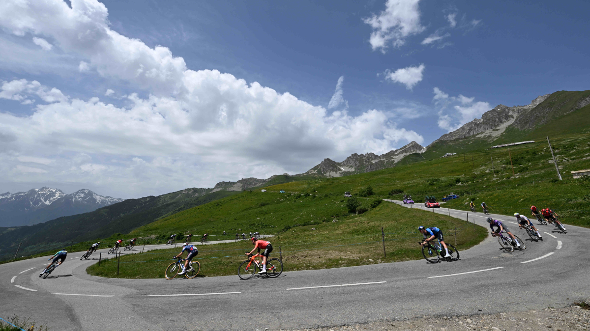 Tour Auvergne-Rhône-Alpes 2026 découvrez le parcours complet et le profil des 8 étapes du Dauphiné