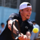 Ugo Humbert se montre avant Roland-Garros et sort Karen Khachanov à Hambourg