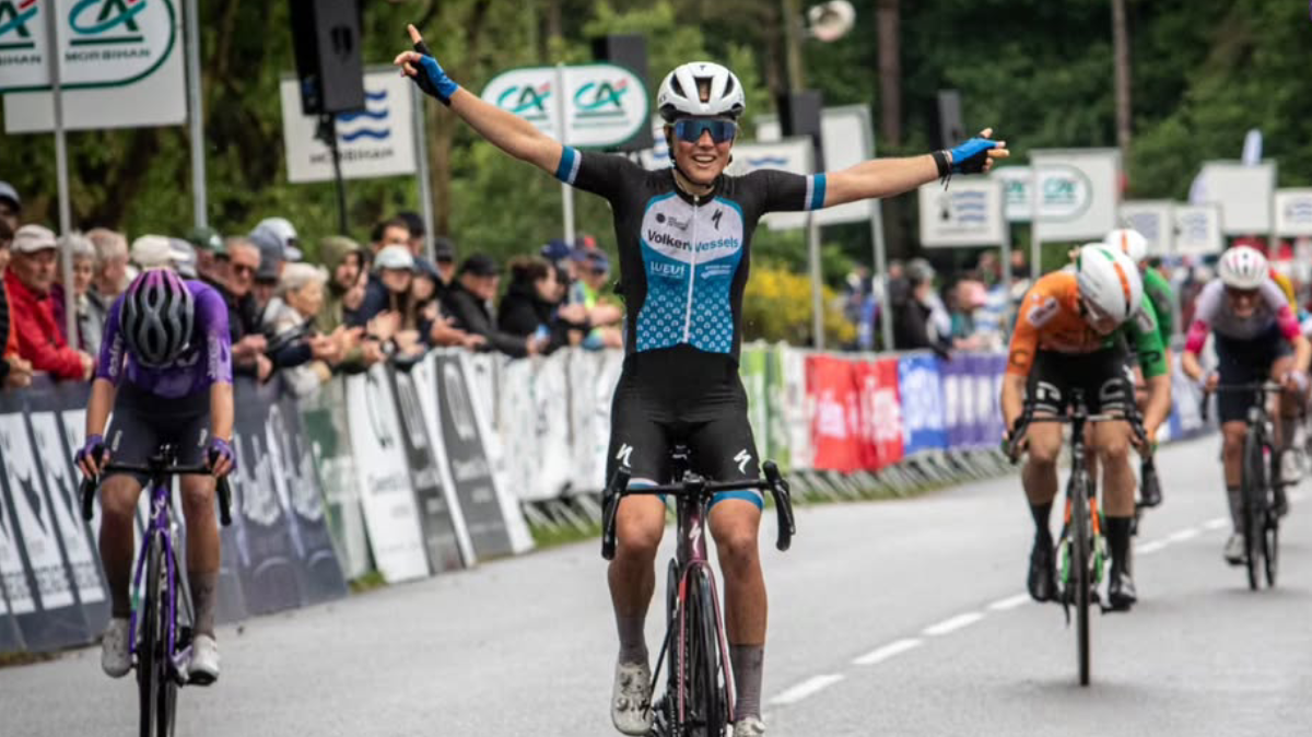 Une Eline Jansen surpuissante remporte le Grand Prix du Morbihan Femmes
