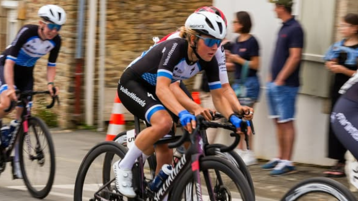 Une Eline Jansen surpuissante remporte le Grand Prix du Morbihan Femmes