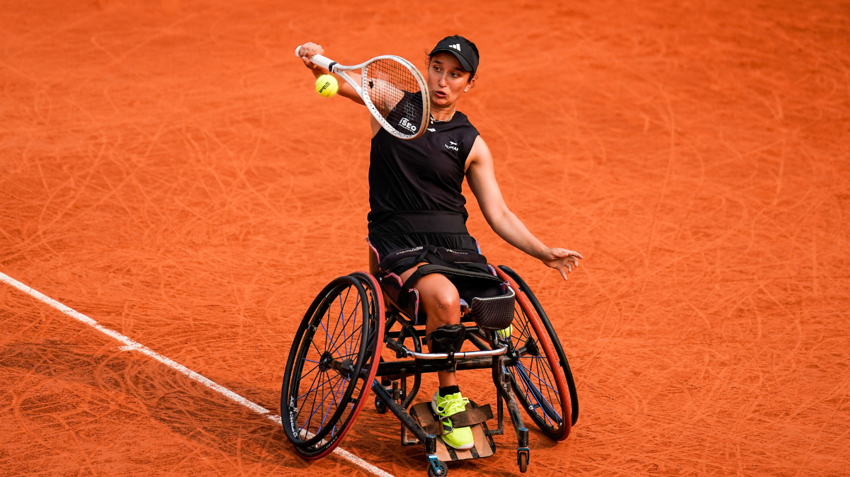 Ksénia Chasteau terrasse la n3 mondiale et se qualifie en finale de Roland-Garros en tennis-fauteuil !