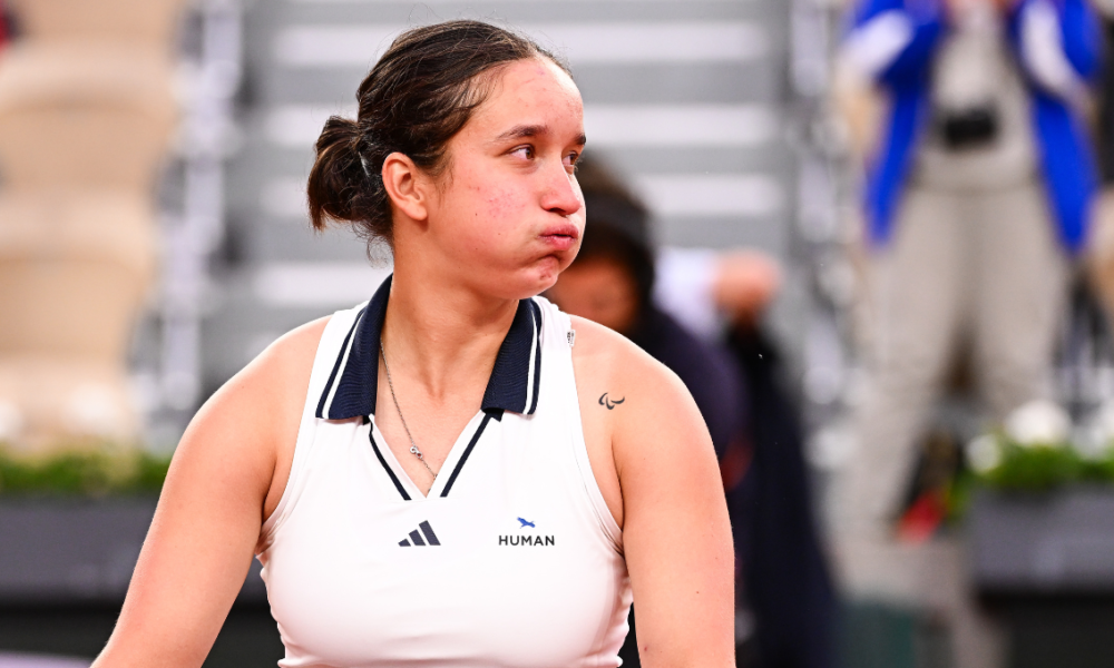 https://dicodusport.fr/blog/wp-content/uploads/2026/06/Ksenia-Chasteau-tombee-sur-une-Diede-de-Groot-imperiale-en-finale-de-Roland-Garros-tennis-fauteuil-1000x600.png