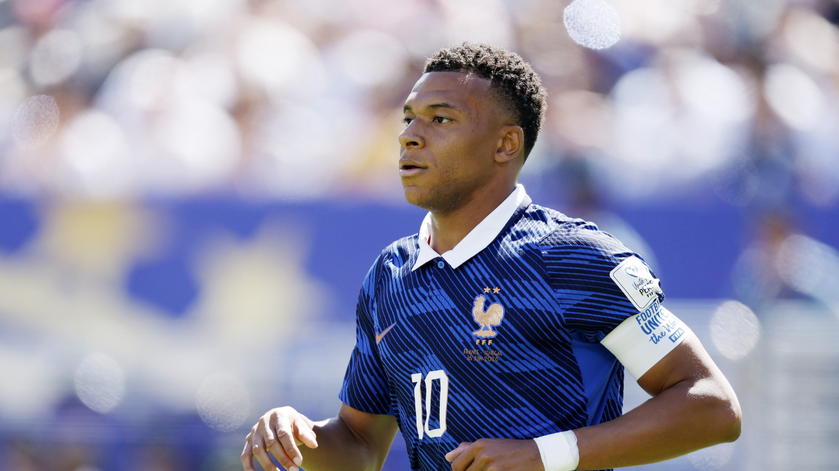 Kylian Mbappé frappe contre le Sénégal et égale à la fois Just Fontaine et Olivier Giroud