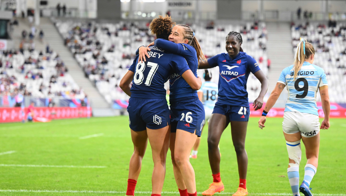 Les Bleues déjà en quarts, les Bleus en ballotage favorable lors de la première journée HSBC Sevens de Bordeaux