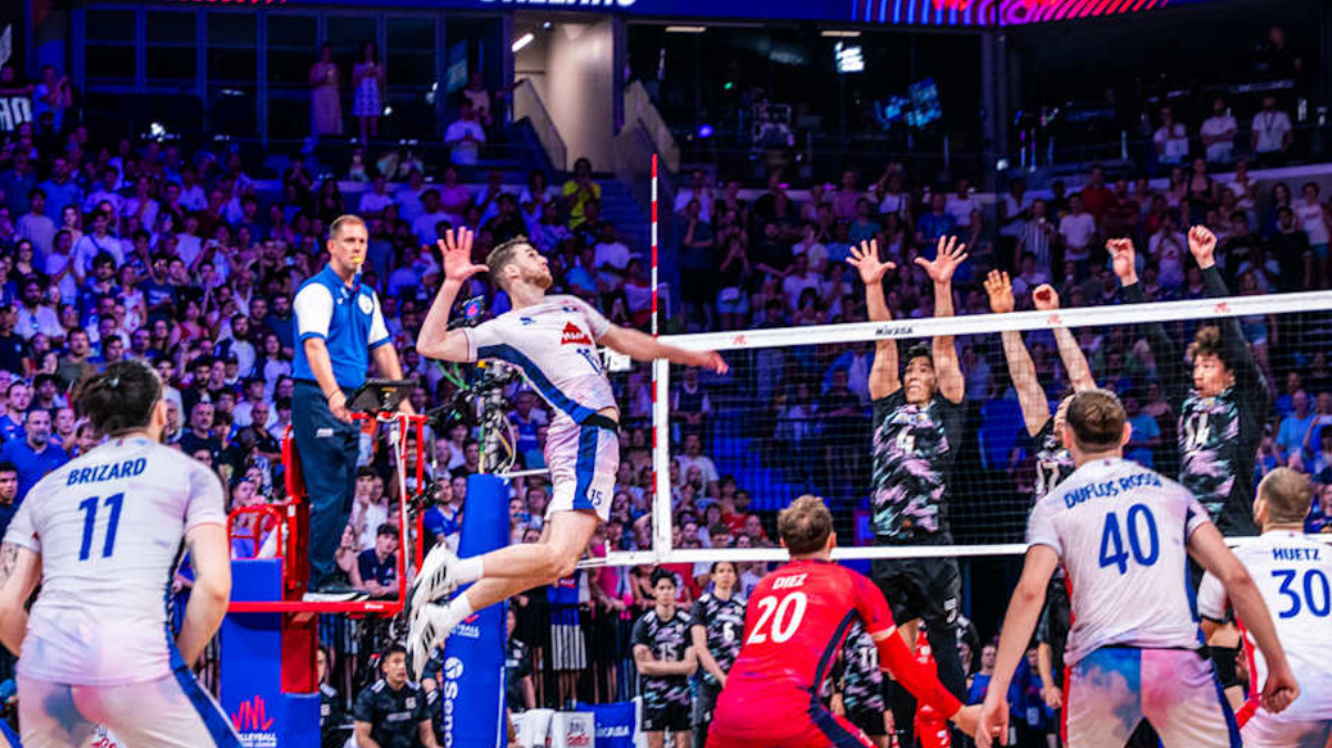 Les Bleus du volley craquent au bout du suspense à Orléans contre le Japon en Ligue des nations