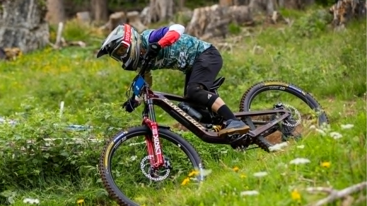Mélanie Pugin décroche sa première victoire en Coupe du monde de VTT Enduro à Val di Fassa