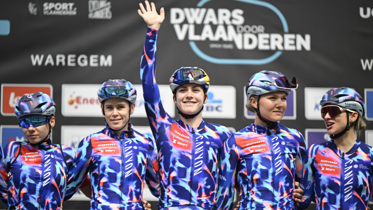 Surpuissante, Zoe Bäckstedt s'impose au sprint sur la 3e étape du Tour de Suisse Femmes