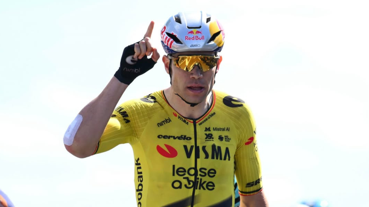 Wout Van Aert remporte la 5e étape du Tour Auvergne-Rhône-Alpes au sprint devant Hugo Hofstetter