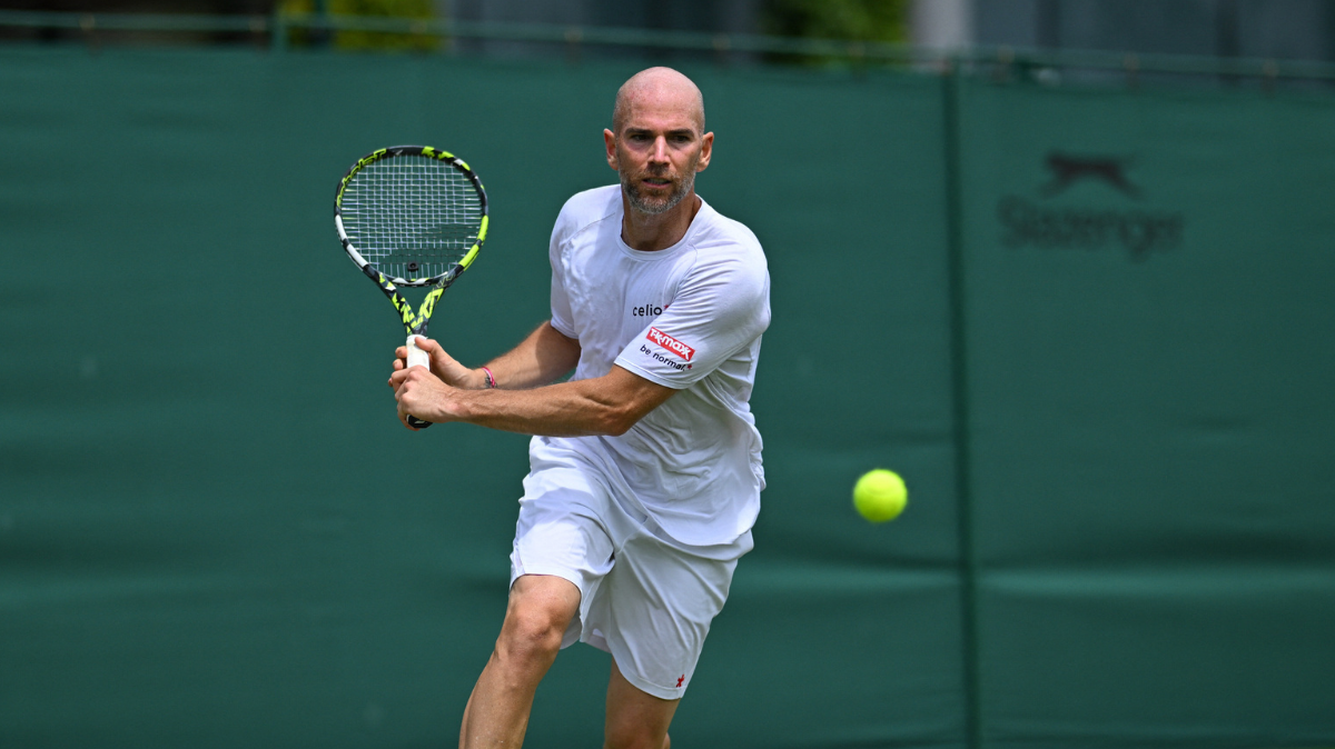Adrian Mannarino, diminué et trahi par son service, se fait balayer par Alex de Minaur au 2e tour de Wimbledon