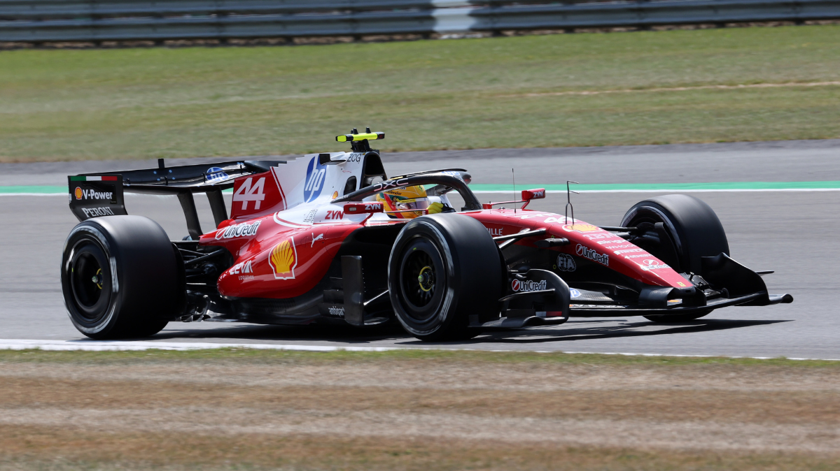 Lewis Hamilton rafle la pole à domicile au terme de la qualification sprint à Silverstone