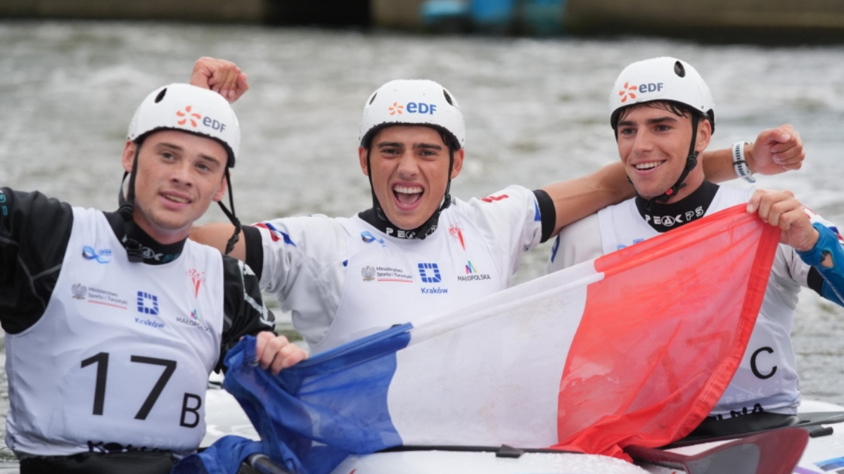 Martin Cornu, Mewen Debliquy et Titouan Estanguet raflent déjà deux médailles d'or par équipes aux Mondiaux jeunes de canoë-kayak slalom !