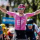 Noah Hobbs premier leader du Tour de l'Ain 2026 après sa victoire au sprint sur la 1re étape