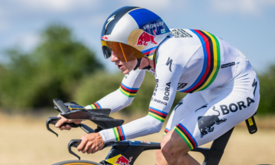 Remco Evenepoel survole le contre-la-montre de la 16e étape, Paul Seixas au pied du podium