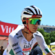 Tadej Pogacar offre la victoire à Isaac Del Toro sur la 2e étape du Tour de France, Jonas Vingegaard reste en jaune