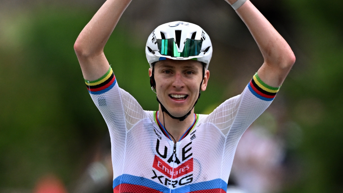 Tadej Pogačar s'offre un premier numéro sur le Tour de France 2026 et triomphe à Gavarnie-Gèdre