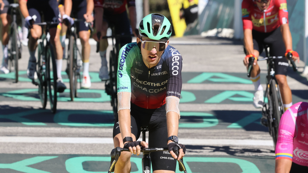 Transferts Cyclisme Visma Lease a Bike accélère pour recruter Paul Seixas