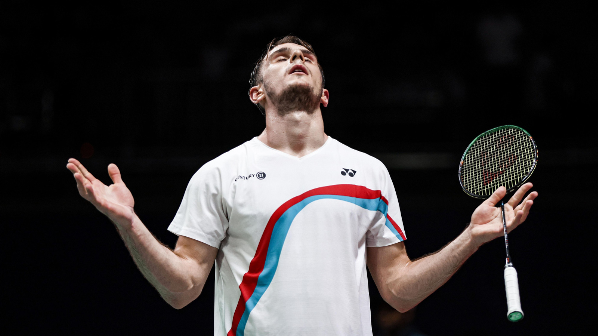 Alex Lanier renverse Victor Lai et s'invite lui aussi en finale des Mondiaux de badminton !