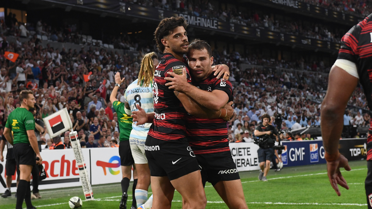Antoine Dupont et Romain Ntamack dominent le classement des rugbymen les mieux payés en 2026
