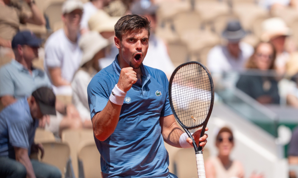 https://dicodusport.fr/blog/wp-content/uploads/2026/08/Arthur-Gea-boucle-sa-semaine-a-Los-Cabos-avec-un-succes-sur-Shapovalov-et-un-premier-titre-ATP-1000x600.png