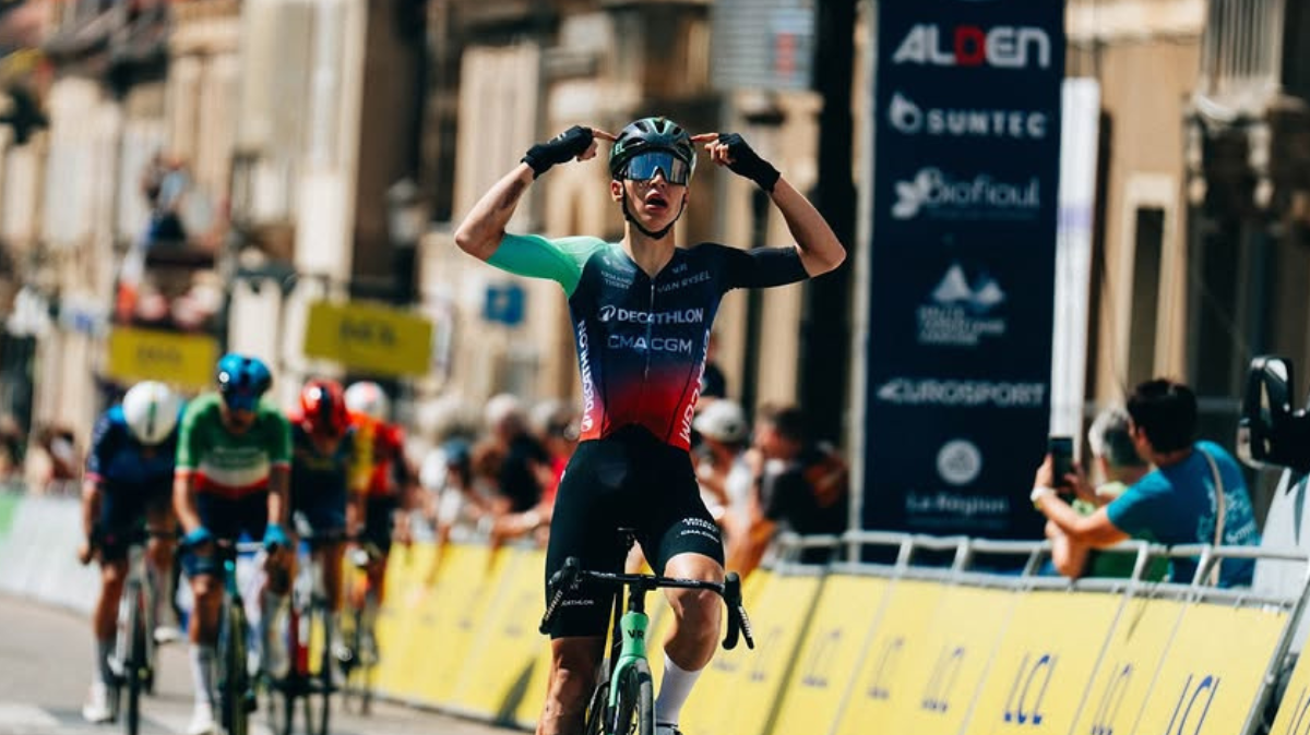 Aubin Sparfel rafle en costaud la 4e étape du Tour de l'Avenir 2026