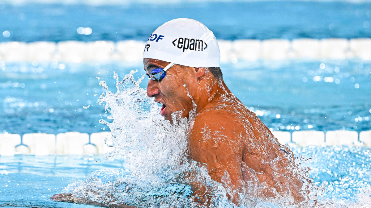 Carl Aitkaci bat son record personnel et se qualifie pour la demi-finale du 50 m brasse
