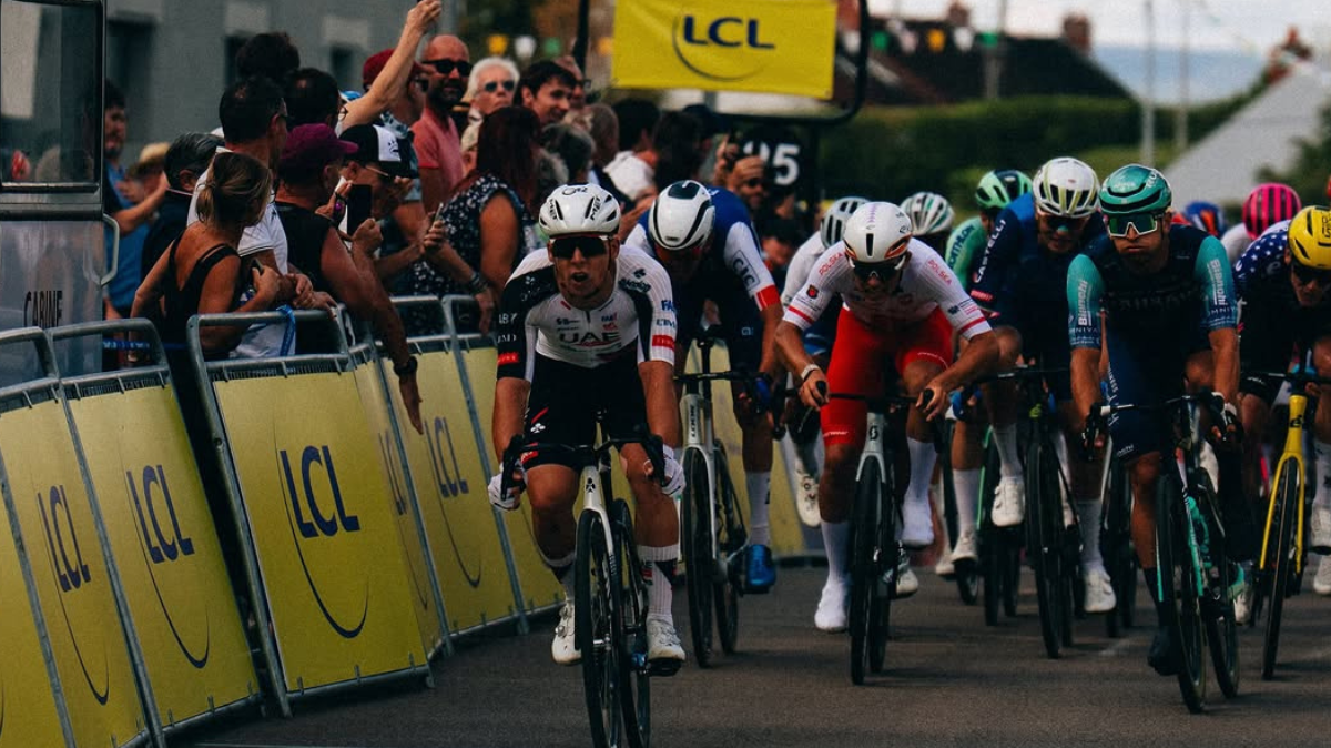 Davide Stella rafle la 3e étape du Tour de l'Avenir 2026, l'échappée échoue de peu